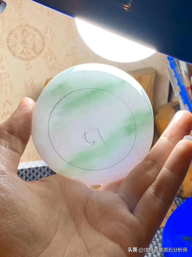 翡翠手镯（翡翠手镯图片）