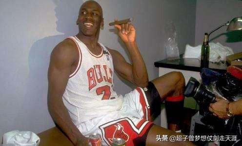 篮坛之上帝狂锋（篮坛狂锋之上帝之子女主是谁）