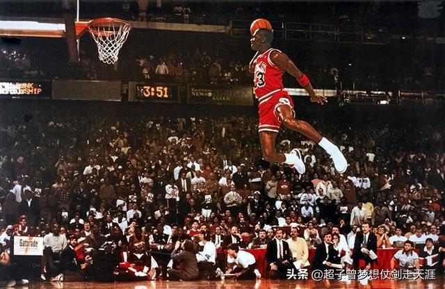 篮坛之上帝狂锋（篮坛狂锋之上帝之子女主是谁）